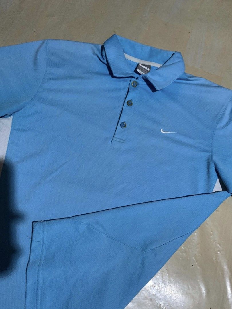 VTG NIKE Y2K POLO (Category: Tshirts & Polo Shirts ) located in Polangui. Submitted by laurgarments (Listing ID 1467757236, Image 2). Description: 22X28 DIMES SIZE LARGE NEED WASH ONLY SOLID FITTINGS..