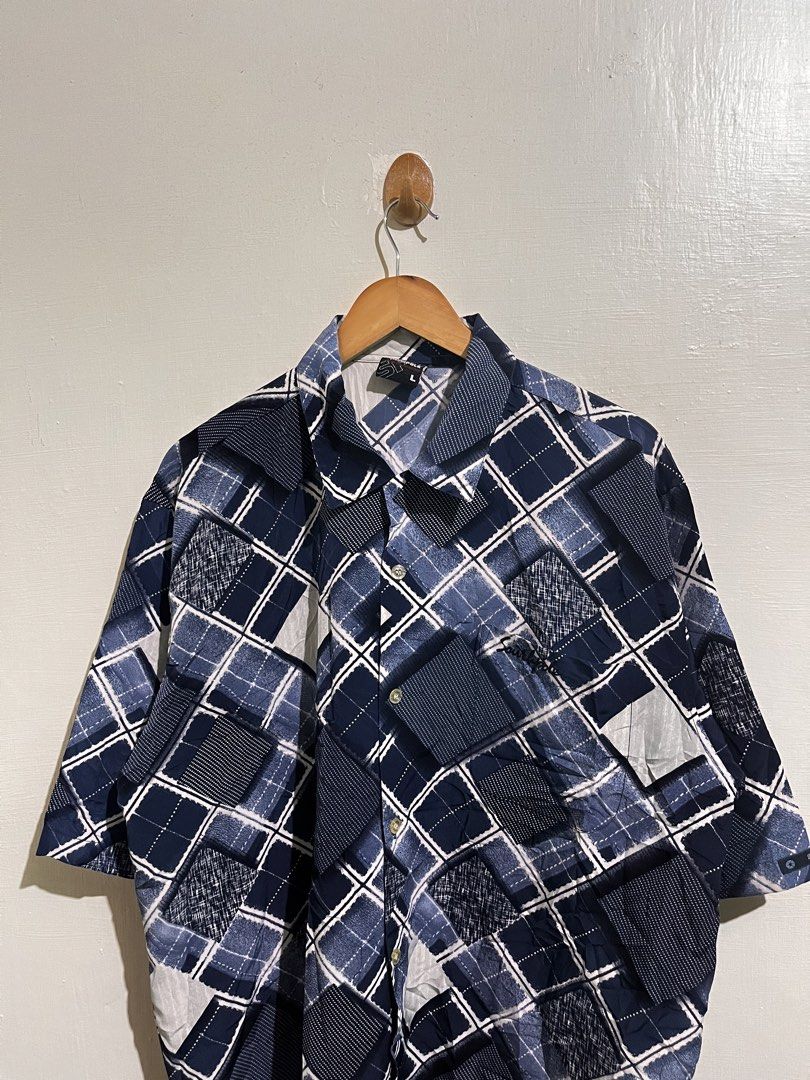 VTG SOUTHPOLE (Category: Activewear) located in Sagay. Submitted by jan_arvene (Listing ID 1467725656, Image 2). Description: 📌 vtg Southpole button down Large on tag 31” length 25” width Good condition and color rate No issues Pm.