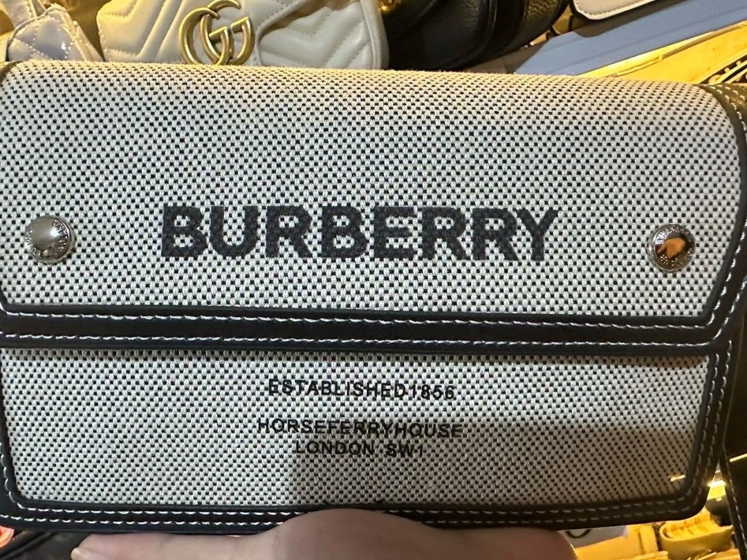 Wallet Phone Sling Bag (Category: Cross-body Bags) located in Binmaley. Submitted by amayscollections2 (Listing ID 1467750692, Image 2). Description: Bürb3rry Orig quality pure canvas material ganda ganda nyan ses with box and dustbag na din for only: ₱ 699+sf payment first ₱769+sf cash on delivery.