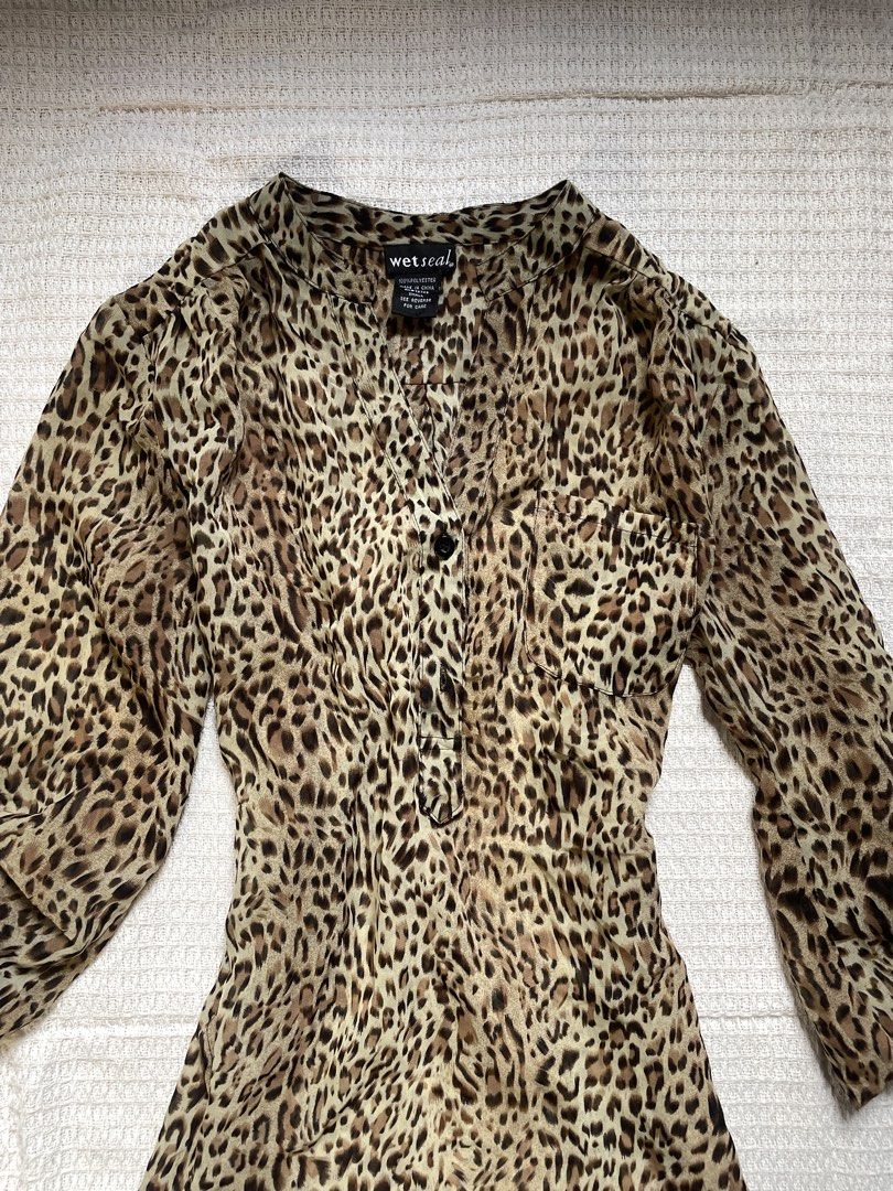 wet seal leopard print blouse (Category: Blouses) located in Meycauayan. Submitted by fae.trove (Listing ID 1467778977, Image 2). Description: .