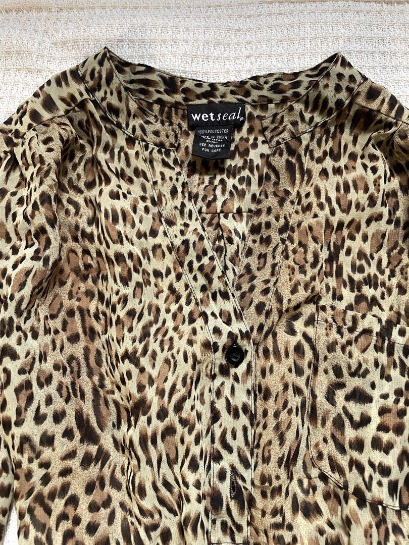 wet seal leopard print blouse (Category: Blouses) located in Meycauayan. Submitted by fae.trove (Listing ID 1467778977, Image 3). Description: .