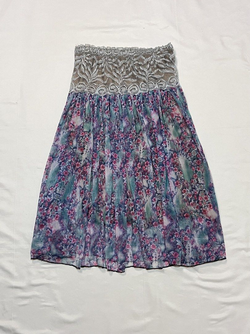 Whimsy purple and teal midi skirt (Category: Skirts) located in Santa Rosa. Submitted by spanishlattelxver (Listing ID 1467741252, Image 1). Description: ⋆ 𝒷𝓇𝒶𝓃𝒹 : — ⋆ 𝓈𝒾𝓏𝑒 : 24-36 ⋆ 𝒻𝓁𝒶𝓌𝓈 : none 𓏲ּ𝄢 𝒹𝑒𝓉𝒶𝒾𝓁𝓈 : whimsy vibess 🩵💜 ⋆˚꩜｡ 𝒎𝒊𝒏𝒆 : ₱179.