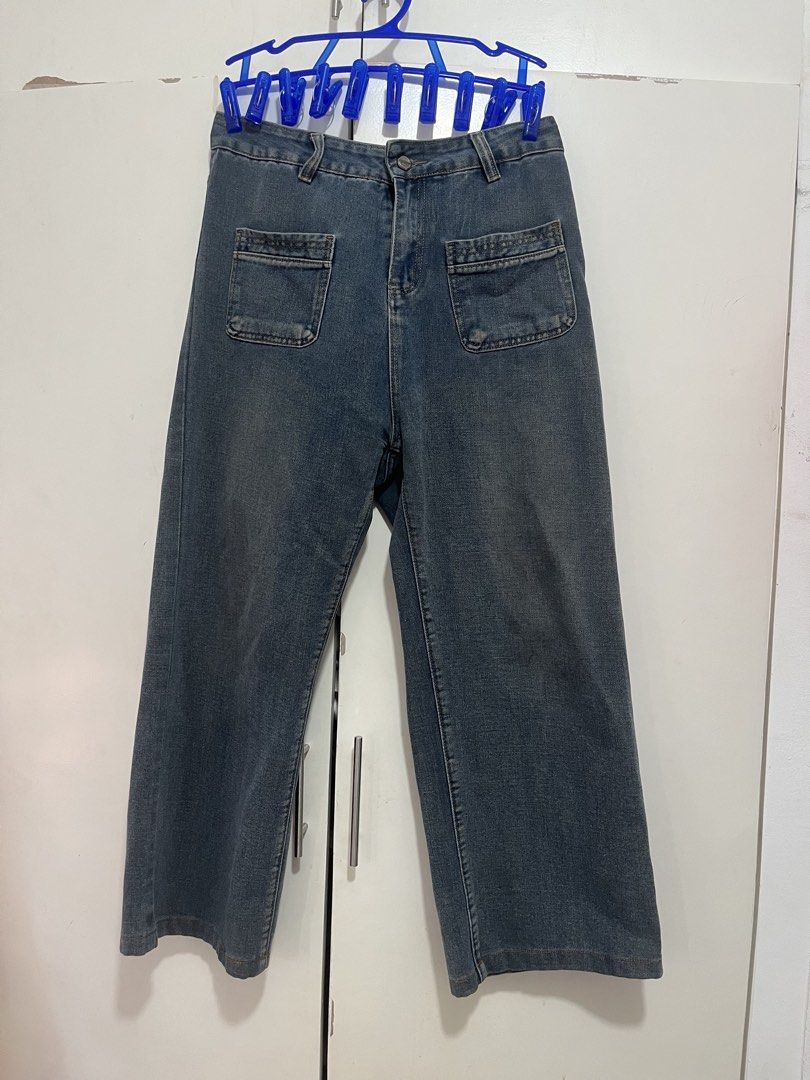 Wide Leg Baggy Pants (Category: Jeans) located in Quezon City. Submitted by madwoman13 (Listing ID 1467635791, Image 1). Description: ✨ Bought for 499 on tik tok shop ✨ Fits 33-34 Waistline (Stretchable Waist) ✨ Length: 37 inches ✨ RFS: Doesn’t fit me anymore .