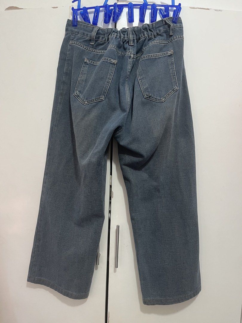 Wide Leg Baggy Pants (Category: Jeans) located in Quezon City. Submitted by madwoman13 (Listing ID 1467635791, Image 2). Description: ✨ Bought for 499 on tik tok shop ✨ Fits 33-34 Waistline (Stretchable Waist) ✨ Length: 37 inches ✨ RFS: Doesn’t fit me anymore .