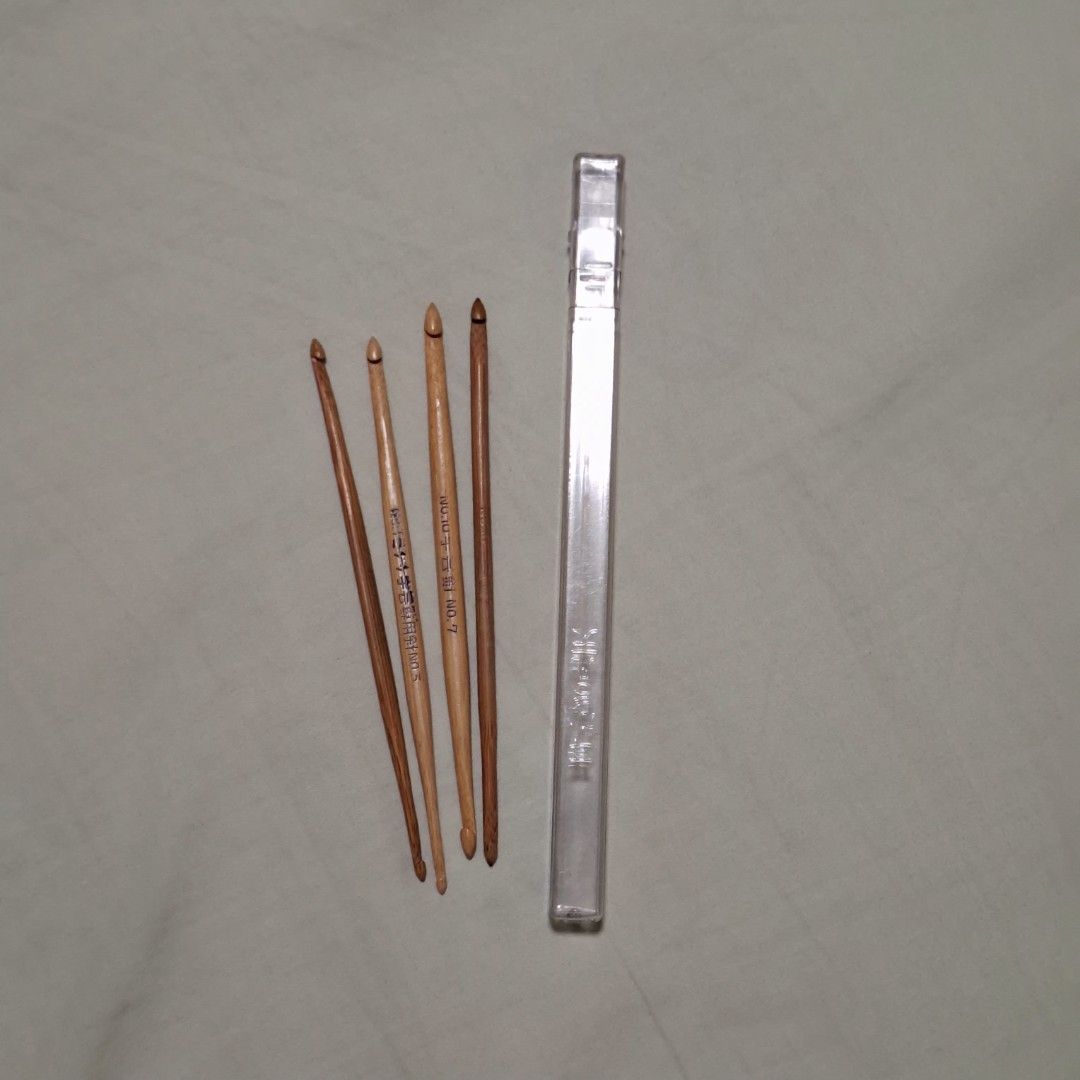 Wooden crochet hooks set with clear plastic case (Category: Craft Supplies & Tools) located in Don Carlos. Submitted by PphiXi_Finds (Listing ID 1467706086, Image 1). Description: - Set of 4 wooden crochet hooks in different sizes - Includes a clear plastic storage case for easy organization - Smooth wooden texture prevents snagging - Lightweight design for comfortable, long crafting sessions - Great addition to any beginner or pro yarn toolkit.