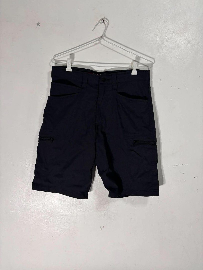 WRANGLER HIKING SHORTS (Category: Activewear) located in Gerona. Submitted by thrift_servers (Listing ID 1467608904, Image 1). Description: .