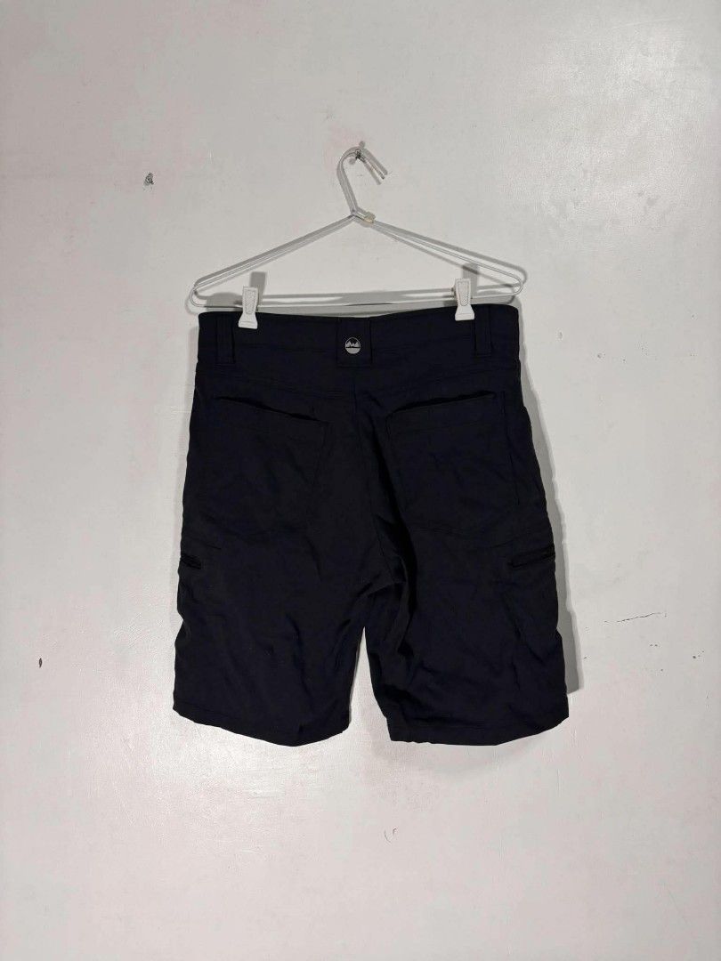 WRANGLER HIKING SHORTS (Category: Activewear) located in Gerona. Submitted by thrift_servers (Listing ID 1467608904, Image 2). Description: .