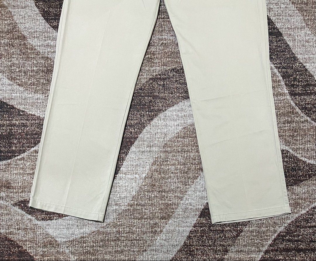 Wrangler "Riata" Chino Pants (Category: Chinos) located in Rizal. Submitted by ithriftph_ (Listing ID 1467722042, Image 2). Description: 🔻 Details 🔻 Wrangler "Riata" Chino Pants Khaki Baggy Fit Authentic Comeplete Tags Waistline: 38" Length: 47" Thigh: 12.5" Leg hole: 9.5" Color rate: 9/10 Condition: 9/10 No issue Price: 500 pesos Reminders: Color may vary due to lighting and your screen resolution. Note: Ready to wear (already washed) Mode of 