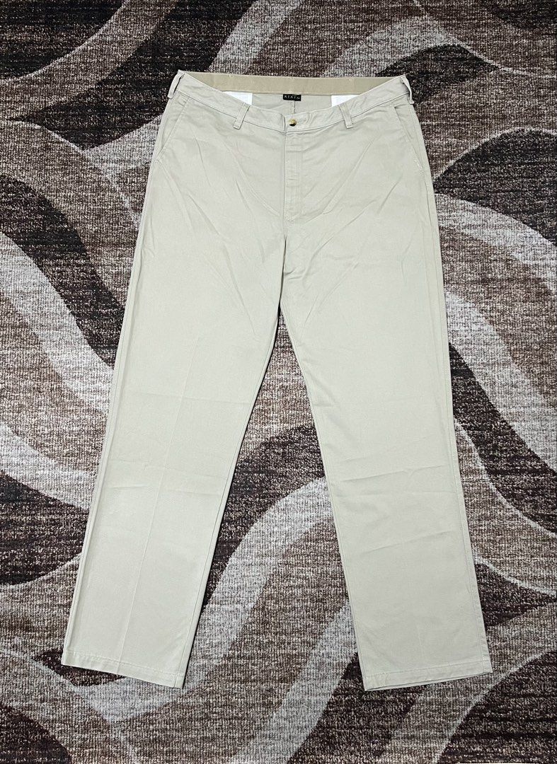 Wrangler "Riata" Chino Pants (Category: Chinos) located in Rizal. Submitted by ithriftph_ (Listing ID 1467722042, Image 1). Description: 🔻 Details 🔻 Wrangler "Riata" Chino Pants Khaki Baggy Fit Authentic Comeplete Tags Waistline: 38" Length: 47" Thigh: 12.5" Leg hole: 9.5" Color rate: 9/10 Condition: 9/10 No issue Price: 500 pesos Reminders: Color may vary due to lighting and your screen resolution. Note: Ready to wear (already washed) Mode of 