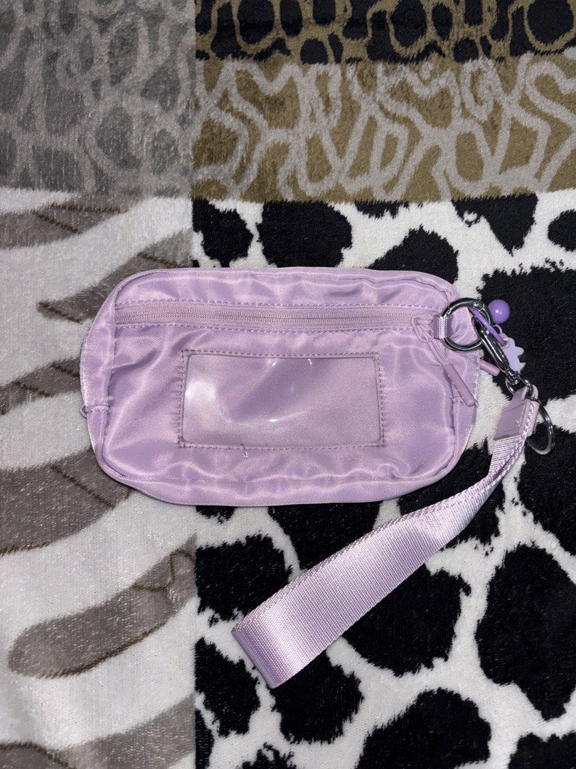 Wristlet Long Wallet (Category: Wallets & Card holders) located in Taguig. Submitted by geminicvnt14 (Listing ID 1467629930, Image 1). Description: - preloved - nylon material.