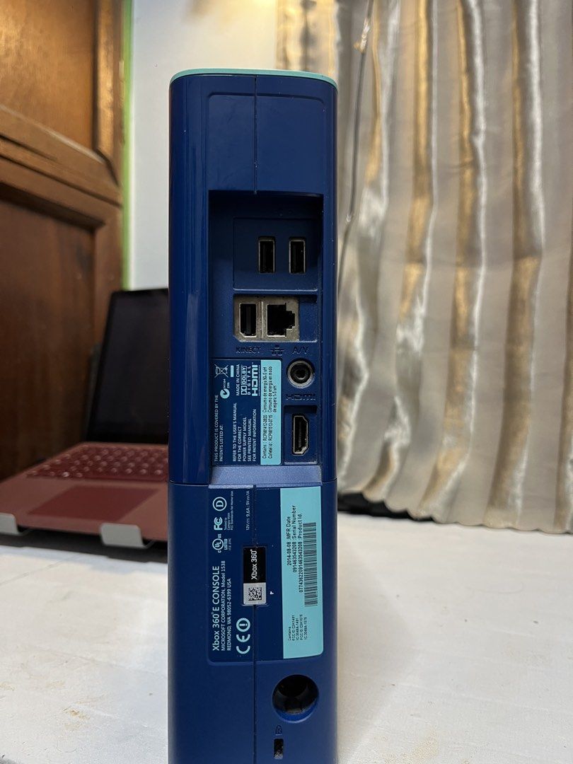 XBOX 360 E Special Edition (Category: Other Gadgets) located in Manila. Submitted by crl.dhi (Listing ID 1467722342, Image 3). Description: -512gb currently at 453 since it has datas and previous updates. -Properly working dm ill provide a video -No internal issues, external - minor scratches sign of usage .