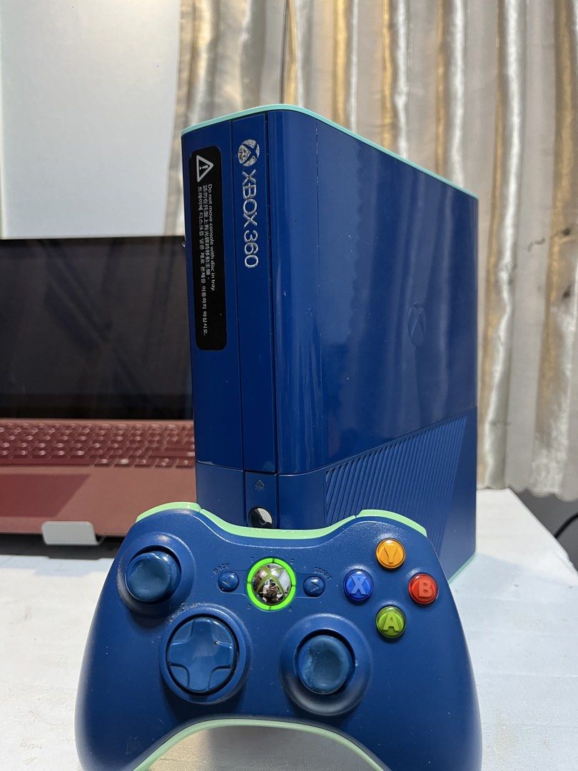 XBOX 360 E Special Edition (Category: Other Gadgets) located in Manila. Submitted by crl.dhi (Listing ID 1467722342, Image 1). Description: -512gb currently at 453 since it has datas and previous updates. -Properly working dm ill provide a video -No internal issues, external - minor scratches sign of usage .
