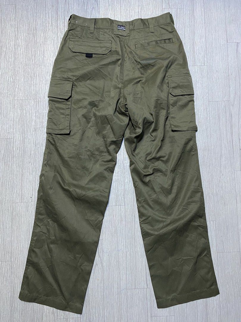 Xebec cross zone utility Cargo Pants (Category: Chinos) located in Pasig City. Submitted by terrencec34805 (Listing ID 1467796262, Image 2). Description: Xebec C.Zone utility cargo pants Brand new Olive green Size:30-31 Length:42 Leg opening:9.