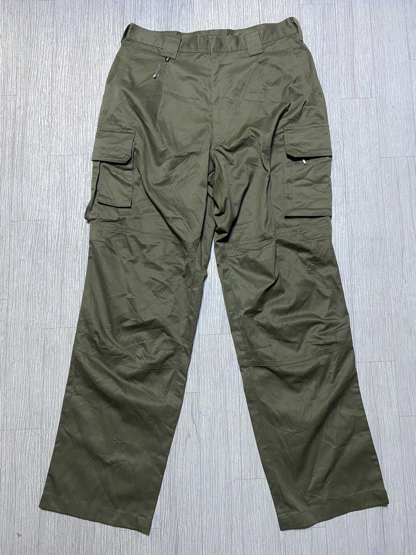 Xebec cross zone utility Cargo Pants (Category: Chinos) located in Pasig City. Submitted by terrencec34805 (Listing ID 1467796262, Image 1). Description: Xebec C.Zone utility cargo pants Brand new Olive green Size:30-31 Length:42 Leg opening:9.