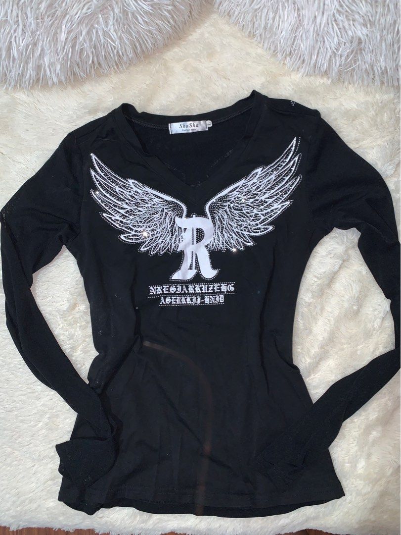 Y2k 2000s Black Longsleeves, Mesh, Graphic (Category: Longsleeves) located in Manila. Submitted by lili_doll (Listing ID 1467711074, Image 1). Description: - used 2-3 times - mild stains - mes, but not see-through fully - large on tag, but fits xs-s.
