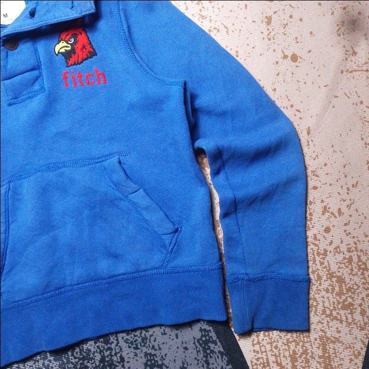 Y2k Abercrombie quarter-button hoodie (Category: Coats, Jackets and Outerwear) located in Manila. Submitted by bai.n.sell (Listing ID 1467653495, Image 3). Description: y2k Abercrombie quarter-button hoodie Size: Medium (kids on tag) fits Small-xsmall womens Width: 17, Length: 20 - Color rate8.5/10 - But still wearable ✨ THRIFTED ITEMS — PLEASE MANAGE YOUR EXPECTATIONS! All items are thrifted, so please expect possible signs of use. Colors may al