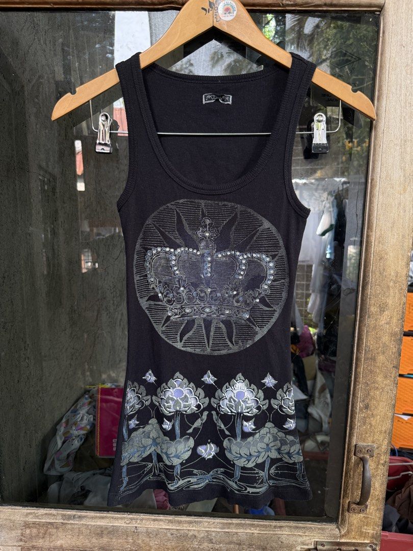 Y2K AKUALANI tank top (Category: Sleeveless) located in Manolo Fortich. Submitted by thriftacktoe34 (Listing ID 1467683650, Image 1). Description: Excellent condition Color rate 9.5/10 Size Small Dimes W11.5 x L26 stretchable FREE shipping fee.