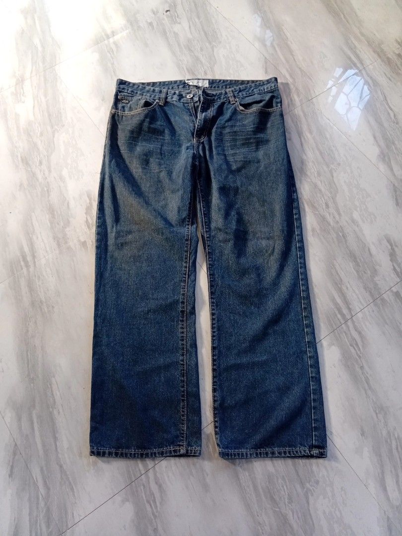 y2k ecko unltd baggy jeans (Category: Jeans) located in Baguio. Submitted by steambunny (Listing ID 1467735863, Image 1). Description: size 36-37 43.5 length thigh: 12A hem: 10A issue: small distress sa hem part ready to use complete tags.
