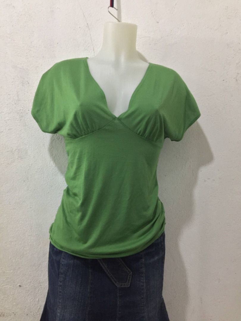 Y2k Green Chic Top (Category: Blouses) located in Pagsanjan. Submitted by ovothrift (Listing ID 1467603163, Image 1). Description: length - 25 width - 13.5 no issue very good condition Feel free to message me if you have questions or want more photos random freebies each order.