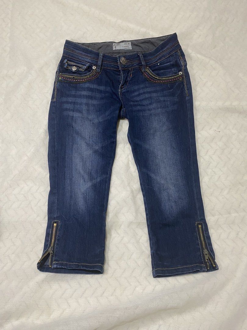 Y2K Kama Classics Low rise Denim Capri Pants (Category: Other Bottoms) located in Marilao. Submitted by kyssmarila (Listing ID 1467741774, Image 1). Description: — Size: natural waist of 25” —measure 28-29 waistline — Condition: 9/10 — Flaws: None.