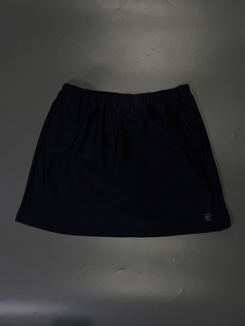 Y2k Nike athletic Short skirt (Category: Activewear) located in Bocaue. Submitted by mosthighcollective (Listing ID 1467795903, Image 2). Description: Y2k Nike athletic Short skirt Size: L on tag (28-29 waist) Dimes: 28-29 waist 16 length Brand new with hang tag intact No issue 1000 only Dm me to purchase 📥.