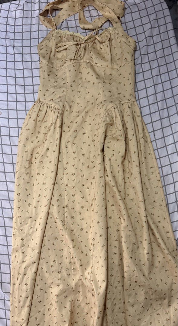 yellow ditsy midi dress (Category: Dresses) located in Manila. Submitted by pinkyswearshop2.0 (Listing ID 1467680698, Image 2). Description: .