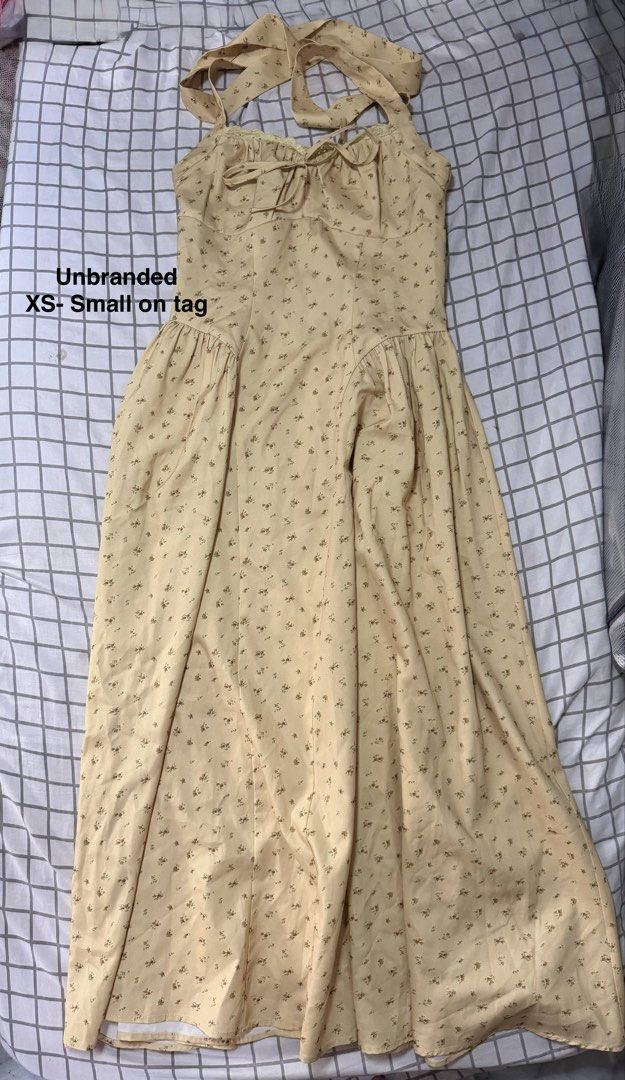 yellow ditsy midi dress (Category: Dresses) located in Quezon City. Submitted by pinkyswearshop (Listing ID 1467685212, Image 1). Description: .