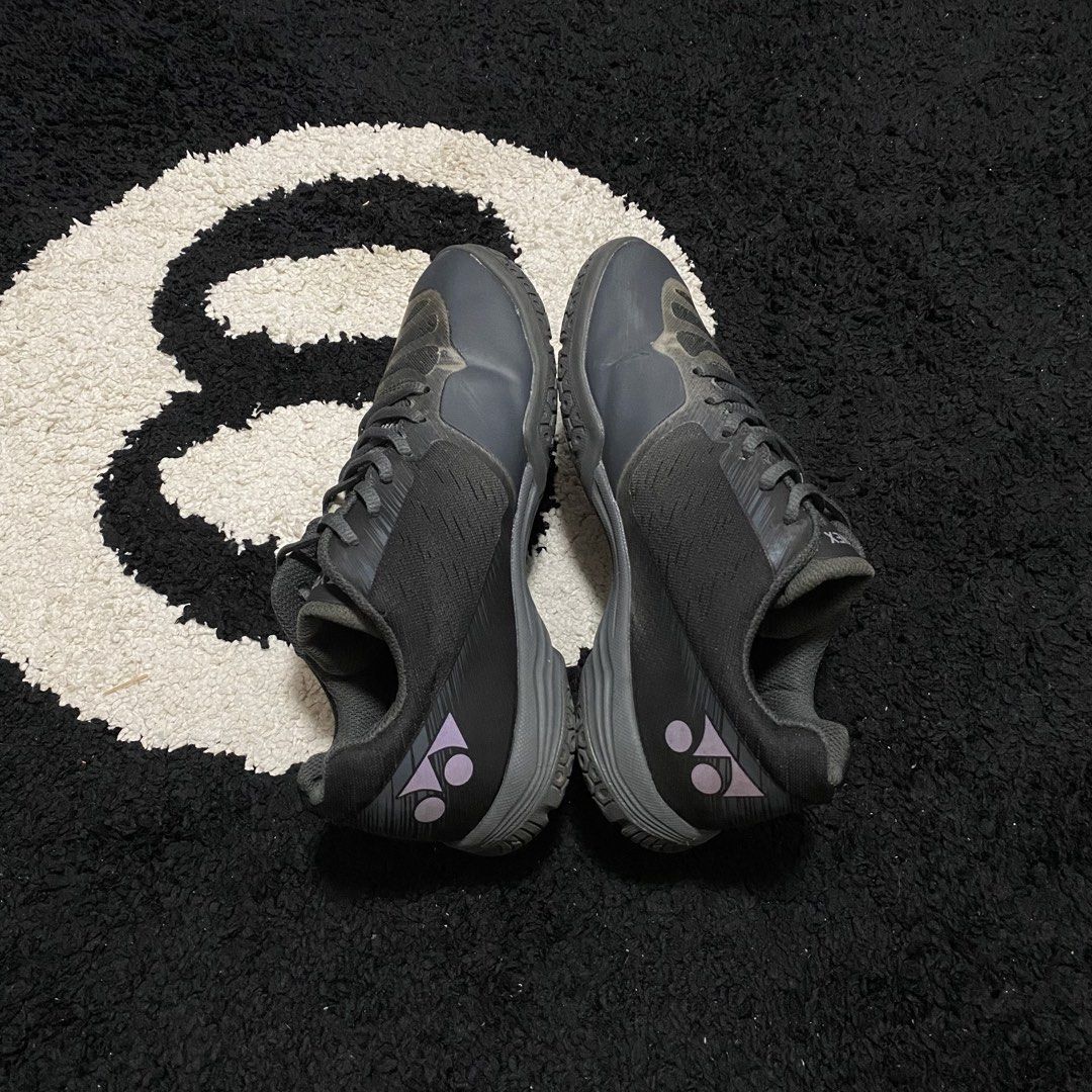 Yonex Aerus (Category: Sneakers) located in Danao, Cebu. Submitted by sneaks_cebu (Listing ID 1467820151, Image 3). Description: Yonex Aerus Size 7.5us 25.5cm -minor fade and scratch Php 1,750 .
