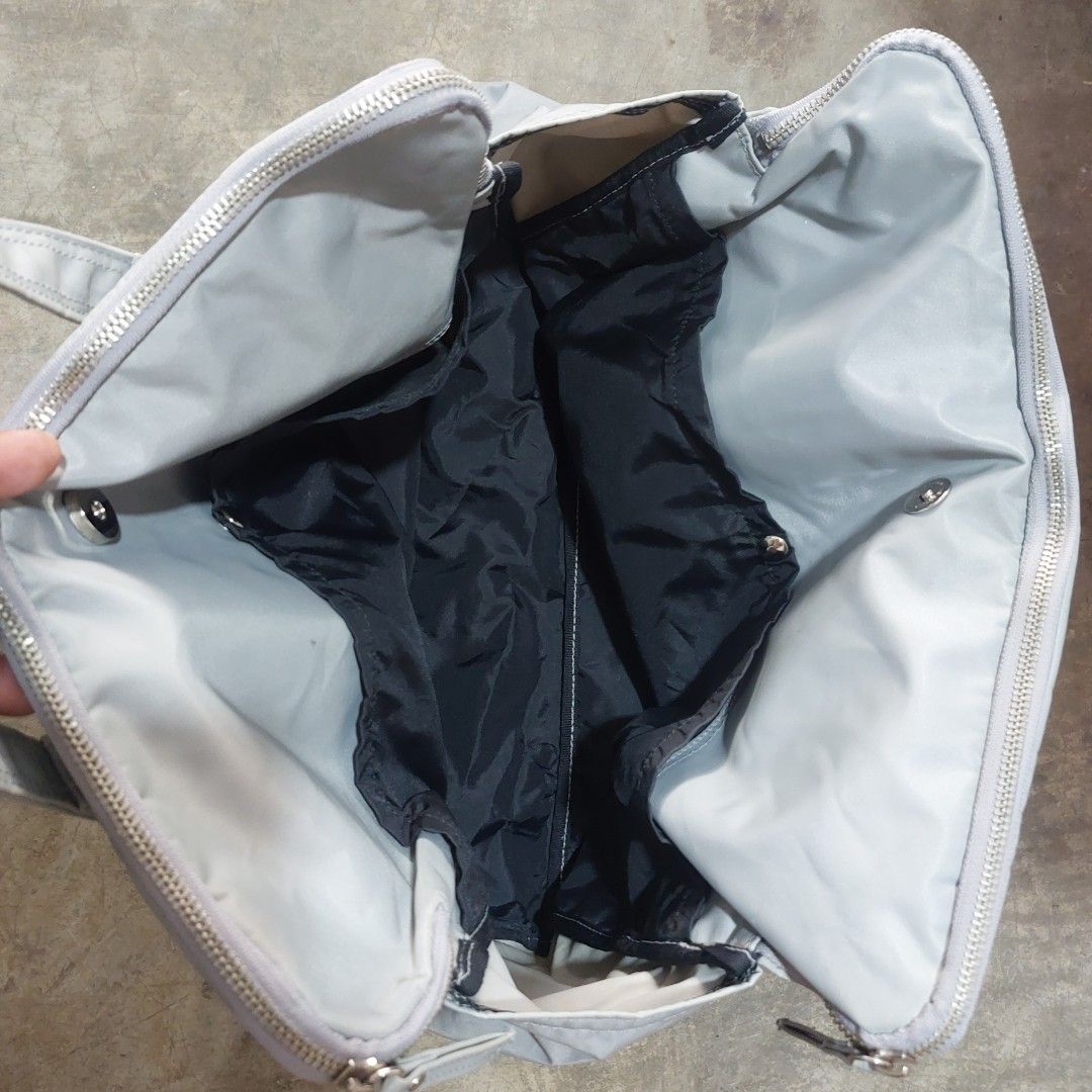 Y'SACCS MULTIPOCKET NYLON TRAVEL TOTE BAG (Category: Accessory Holder, Box & Organizers) located in Tuguegarao City. Submitted by 3500.finds (Listing ID 1467639858, Image 3). Description: Multiple comparments / multipocket 14 x 11 x 5.5 Excellent condition Color rate 9.5/10 No issue.