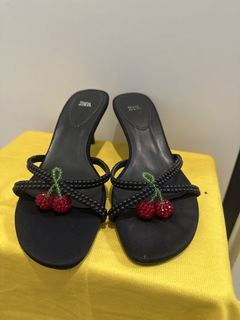 （分類：）位於 。 由 ikeepfunshoes 提交（商品編號 1467728587，圖片 1）。簡介： 。