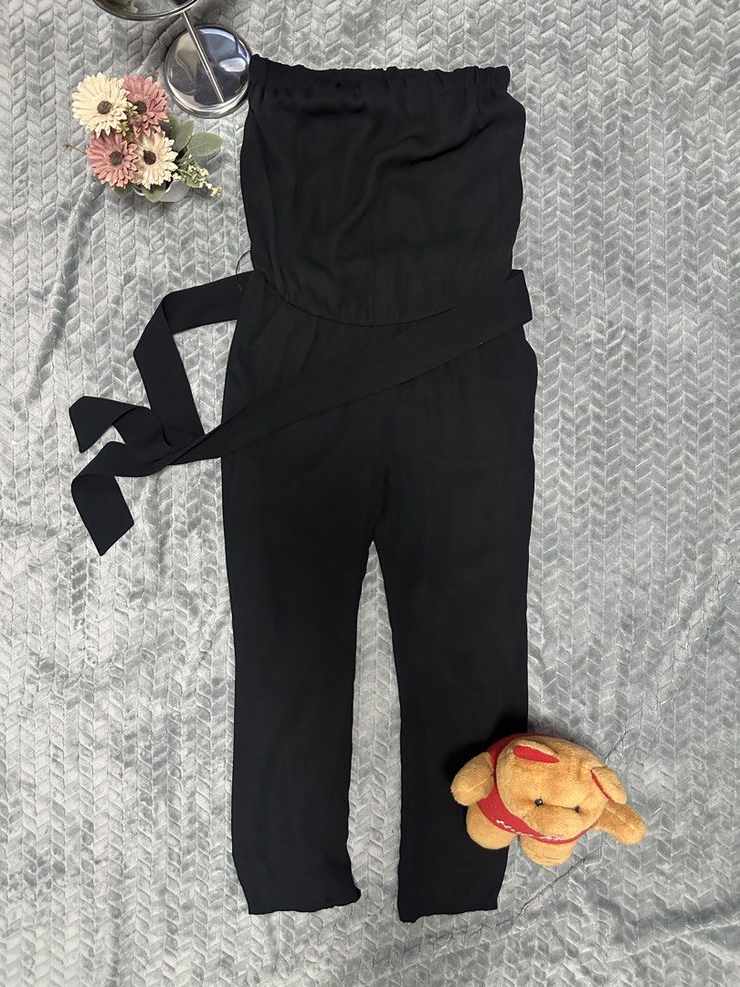 Zara - Jumpsuit (Tube) (Category: Jumpsuits) located in Caloocan City. Submitted by fabs_preloved01 (Listing ID 1467781531, Image 1). Description: Zara - Jumpsuit with Belt - tube - Size M.