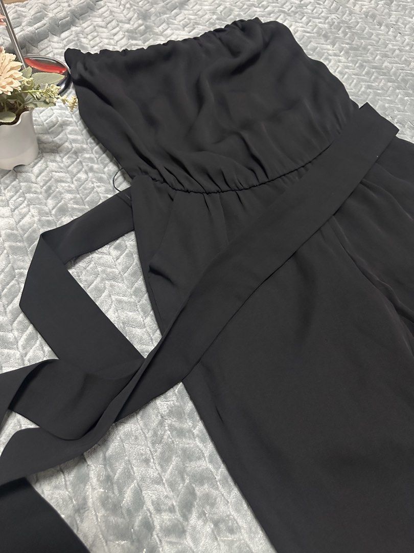 Zara - Jumpsuit (Tube) (Category: Jumpsuits) located in Caloocan City. Submitted by fabs_preloved01 (Listing ID 1467781531, Image 2). Description: Zara - Jumpsuit with Belt - tube - Size M.
