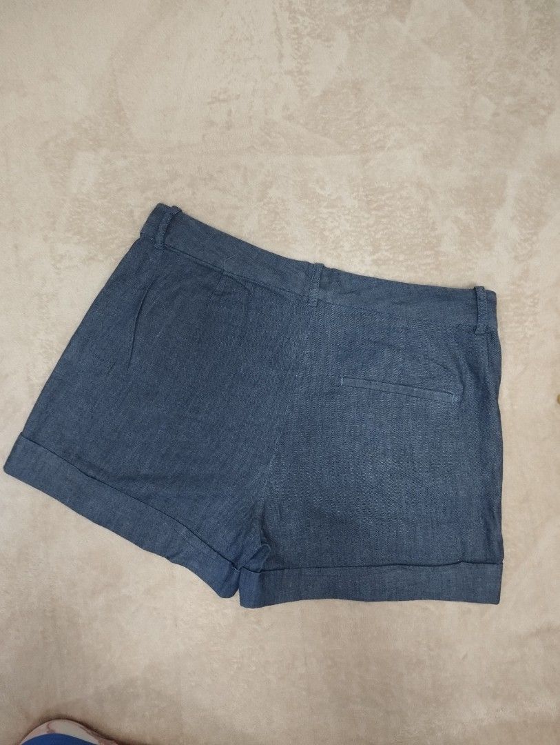 ZARA Basic Denim Couture Blue Shorts Size 32 (Category: Shorts) located in Dagupan City. Submitted by nartleb_naan (Listing ID 1467660309, Image 2). Description: - Brand: ZARA Basic - Item: Denim Couture Shorts - Color: Blue - Size: Medium (US M, EUR M, Size 30) - Design: Folded hem, button and zip closure, belt loops, and back pockets - Origin: Made in Morocco - Condition/Vibe: Great casual staple piece for everyday wear.