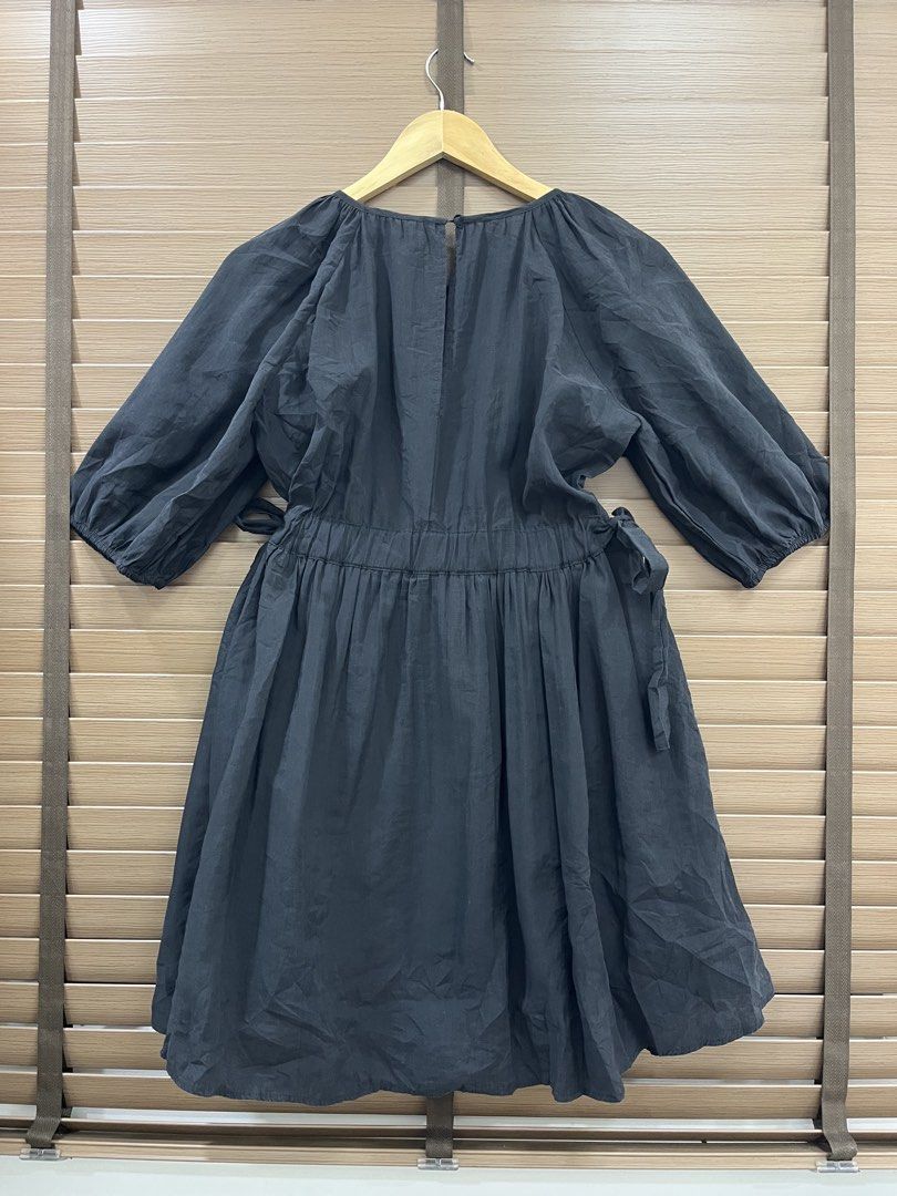 Zara Black Midi Dress Size S (Category: Dresses) located in Mabalacat. Submitted by fashionclothesph (Listing ID 1467737840, Image 3). Description: - Brand: Zara - Size: S (Made in Turkey) - Color: Classic Black - Material: Lightweight cotton with full lining - Details: Crew neckline, 3/4 voluminous sleeves with elastic cuffs - Fit: Elastic waist with adjustable side tie ribbons - Closure: Keyhole button closure at the back neck - Style: Versatil