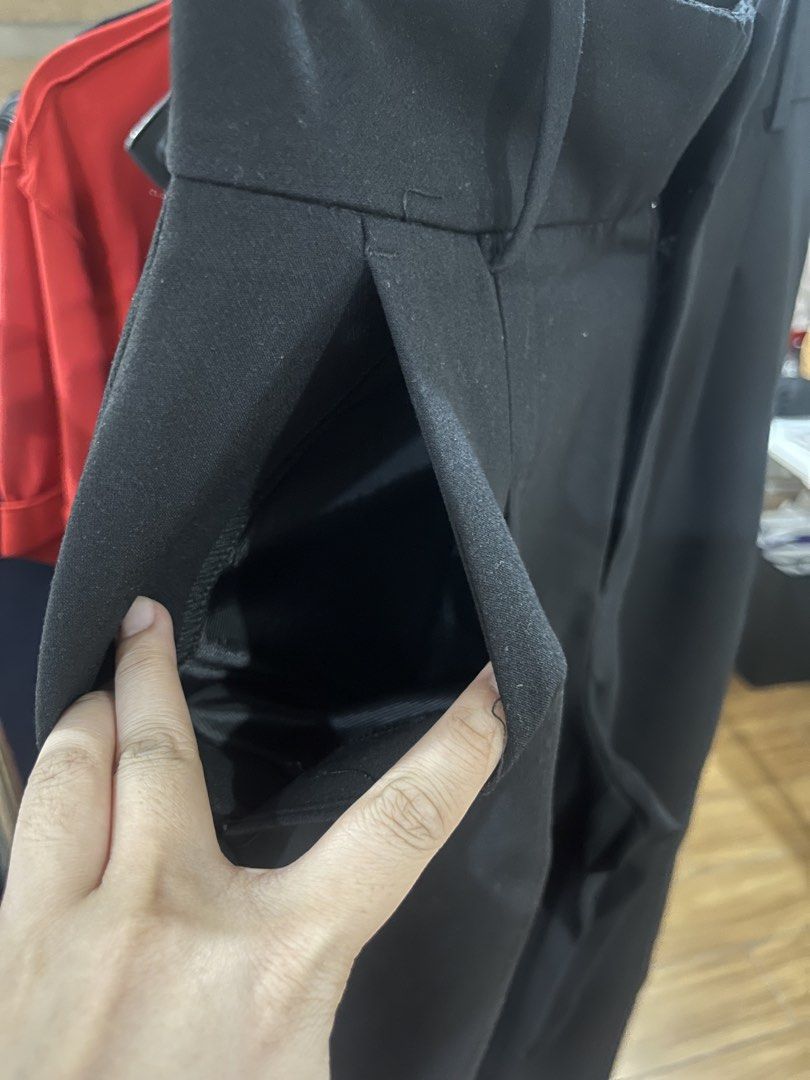 Zara Black Trousers Size M (Category: Jeans) located in Makati City. Submitted by grizzlybear95 (Listing ID 1467730288, Image 3). Description: - Brand: Zara - Size: Medium (EUR M, MEX 28) - Color: Solid Black - Fit/Style: High waist with front pleats - Pockets: 2 functional side pockets, 2 faux back pockets - Details: Standard belt loops, clean look - Origin: Made in Bangladesh.