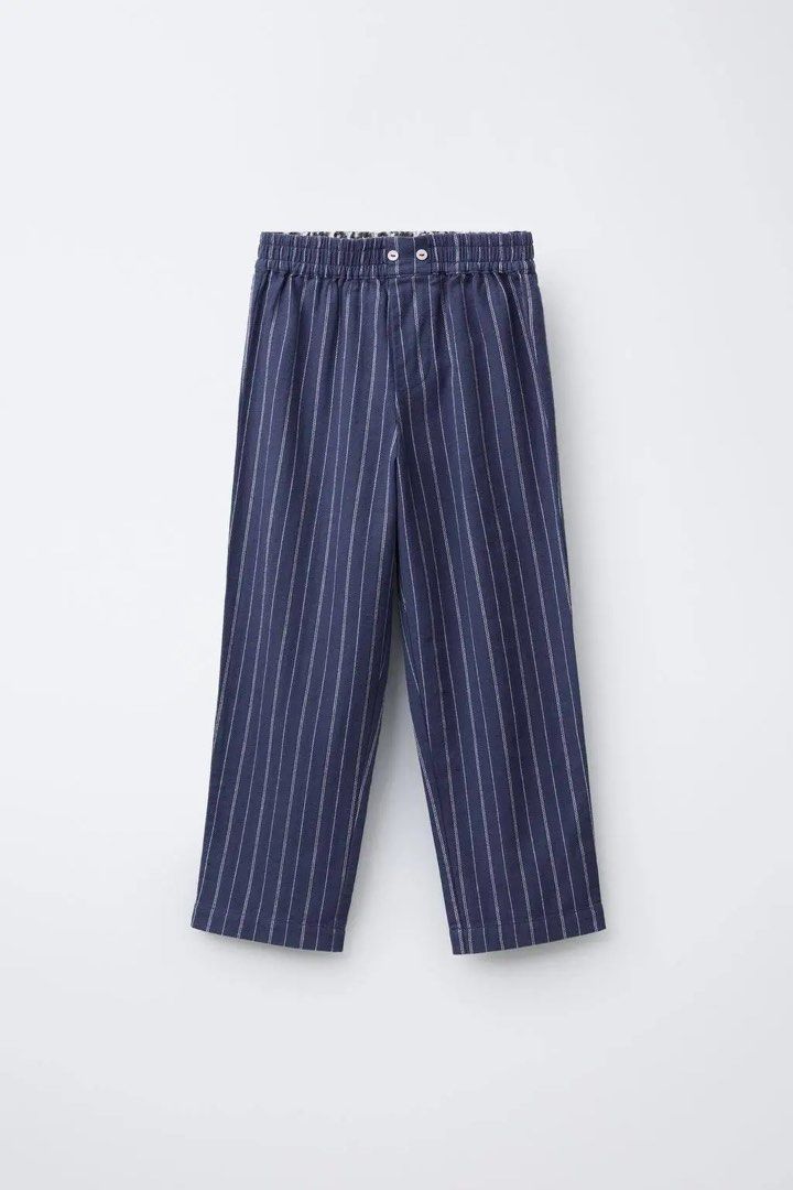Zara bow / stripes 2pc set (Category: Babies & Kids Fashion) located in Manila. Submitted by ourburstingwardrobe_ (Listing ID 1467686910, Image 2). Description: Size 13-14 Fits xs ladies Like new.