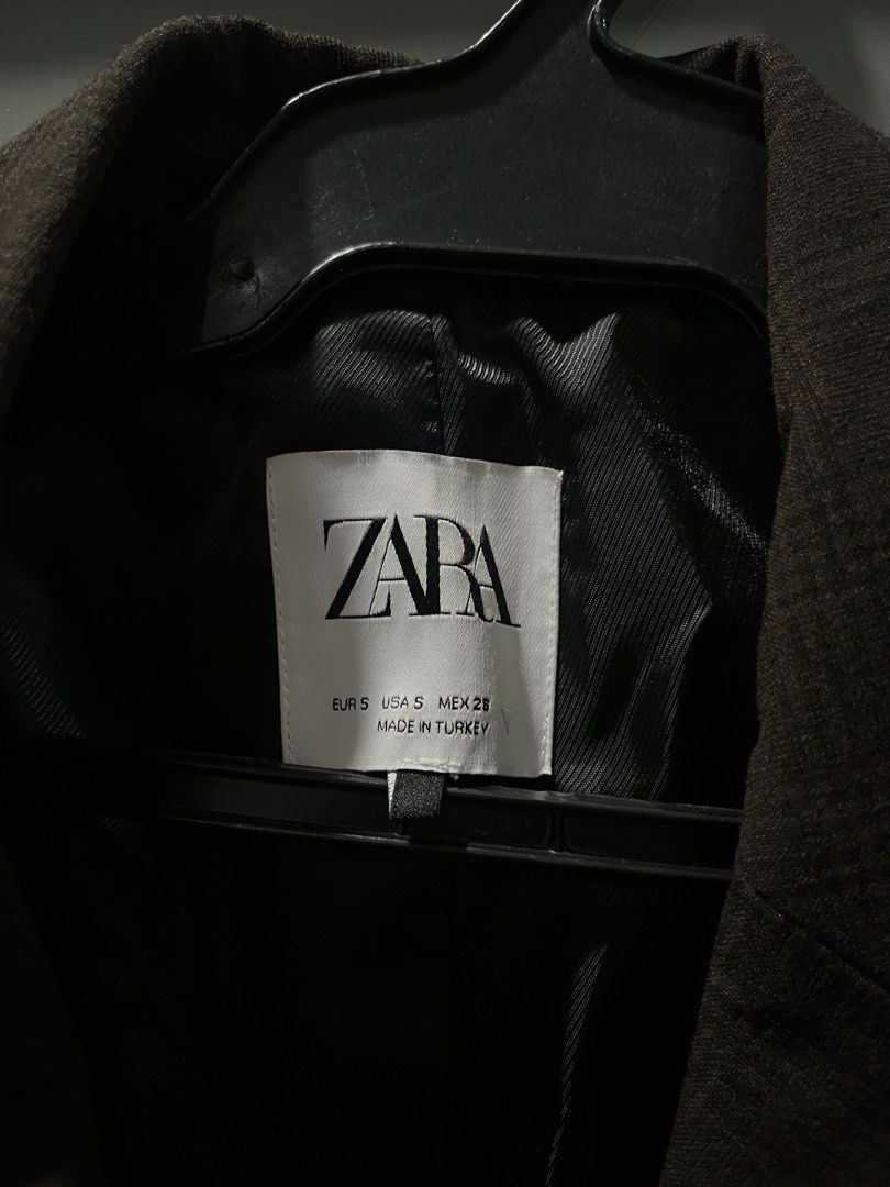 Zara Brown Plaid Crop Blazer Size S (Category: Coats, Jackets and Outerwear) located in Makati City. Submitted by grizzlybear95 (Listing ID 1467730448, Image 2). Description: - Brand: Zara - Item: Brown plaid crop blazer - Size: S - Details: Single-button closure, lapel collar, fully lined interior - Fit: Short cropped cut, ideal for high-waisted trousers or skirts - Condition: Excellent, clean, and no flaws found.