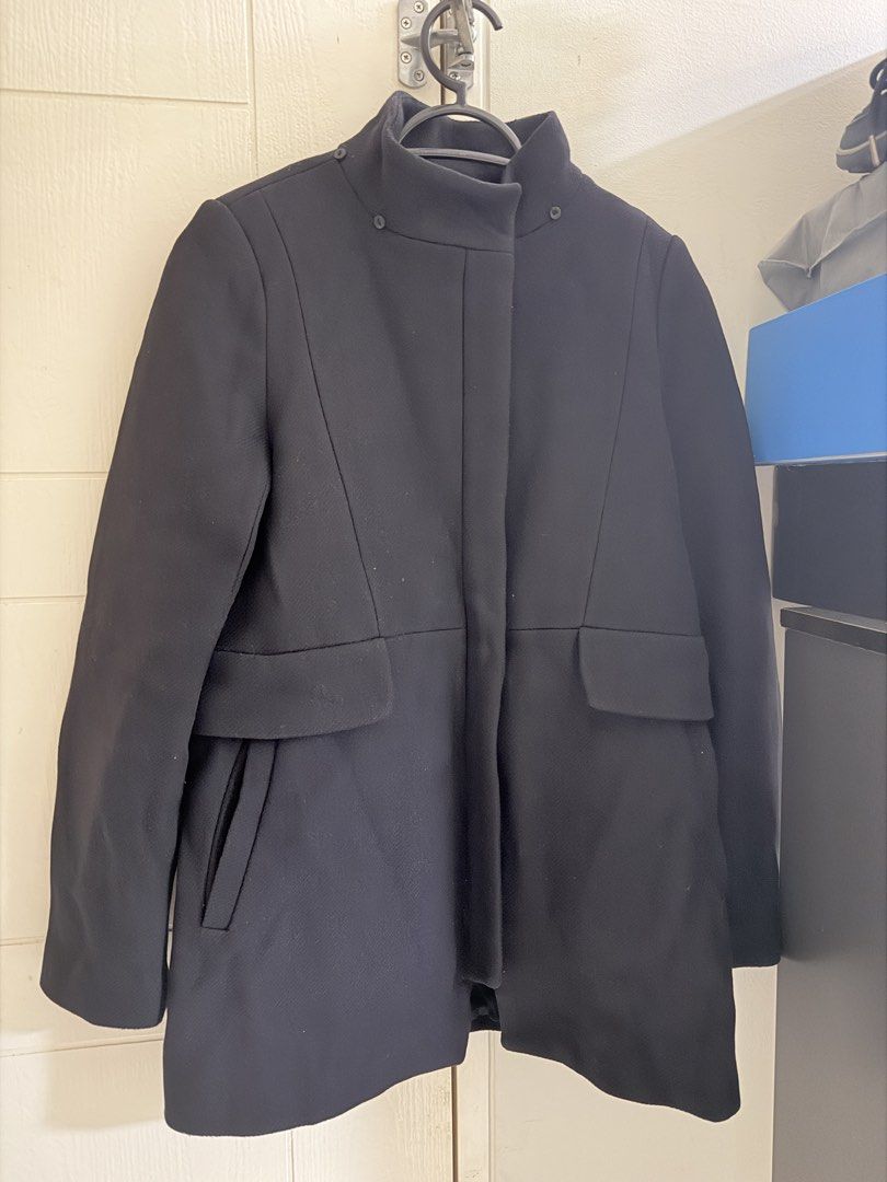Zara Coat (Category: Coats, Jackets and Outerwear) located in Mandaluyong City. Submitted by enolahsm (Listing ID 1467768515, Image 2). Description: I can send more pictures. .