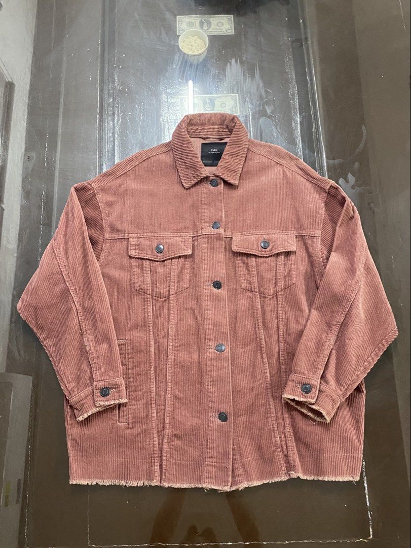 Zara Corduroy Jacket (Category: Coats, Jackets and Outerwear) located in Valenzuela. Submitted by chua_halfchineseller (Listing ID 1467649055, Image 1). Description: Size: USA M Length 28.5 Waist 24 No issues Get yours now🛒 📍North Caloocan | Gcash accepted | Bank transfer| Ships via JNT or LALAMOVE‼️ Please kindly message us for more details, Thank you!! .