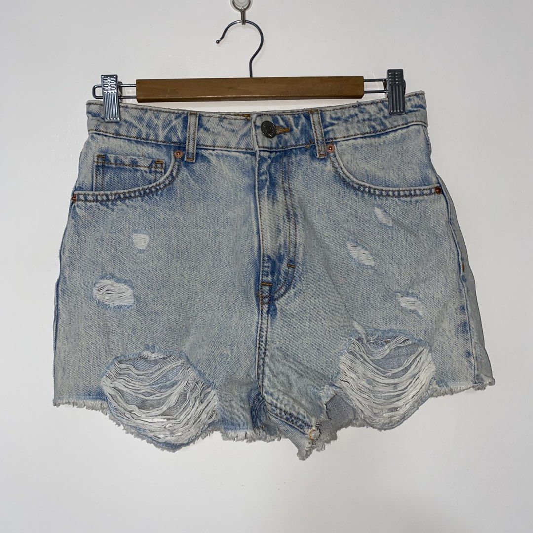 ZARA denim skort (Category: Shorts) located in San Jose del Monte. Submitted by mamiracky (Listing ID 1467709630, Image 2). Description: .