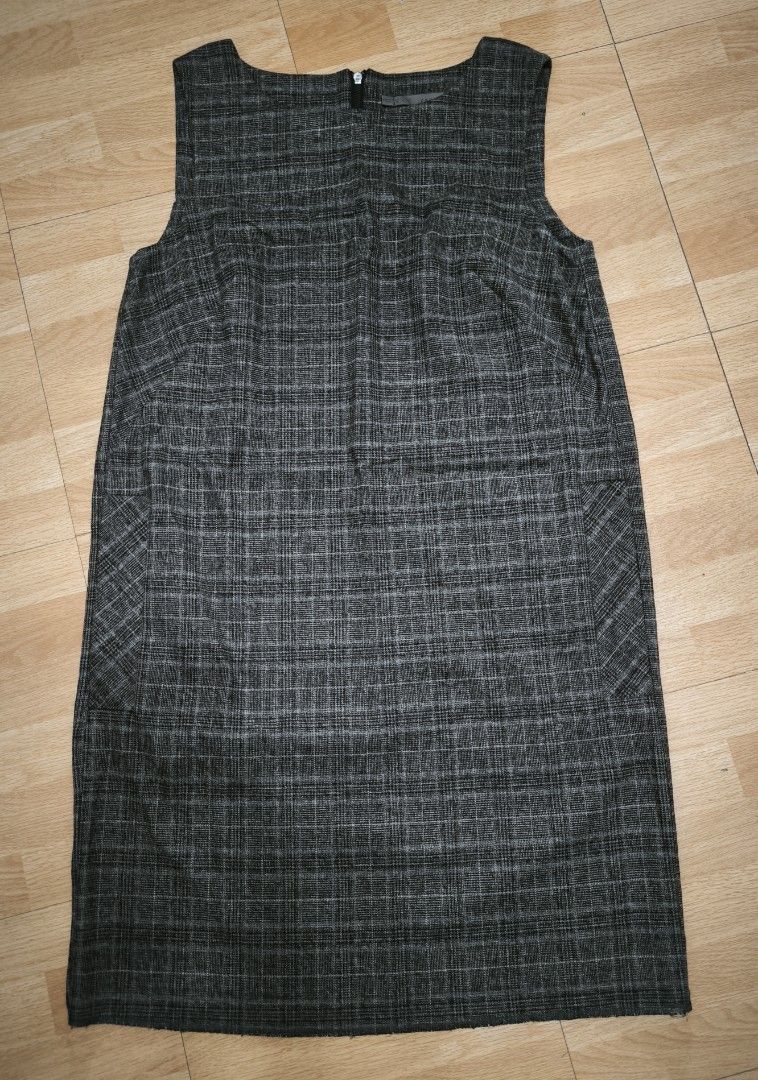 Zara dress (Category: Dresses) located in Manila. Submitted by wearforce (Listing ID 1467770874, Image 2). Description: Zara dress fit: M-L good condition color rate 10/10 549 + sf.