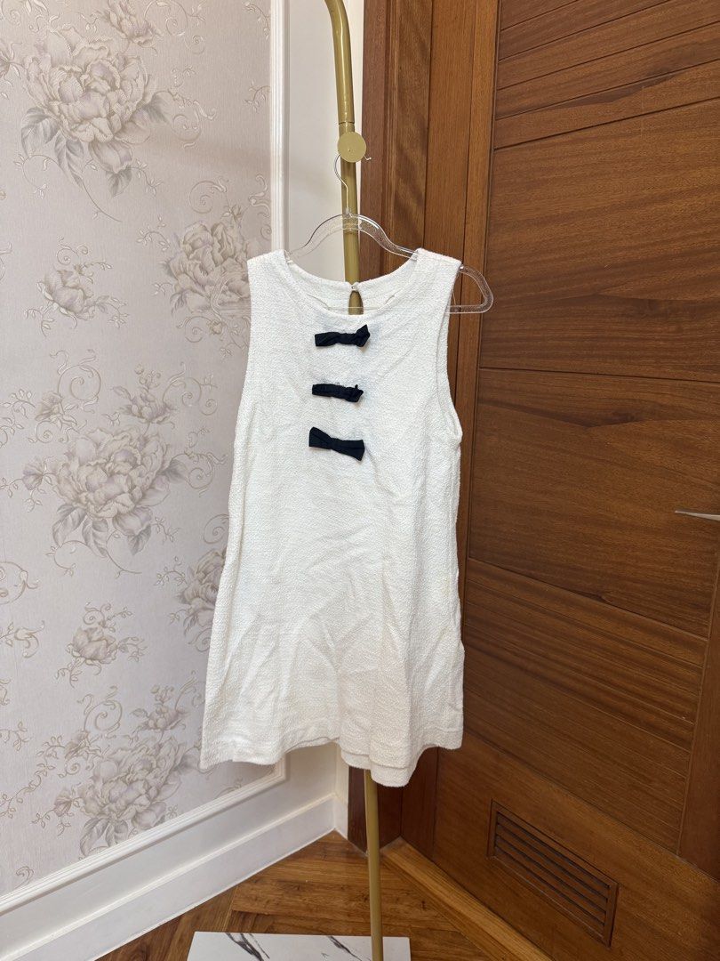 Zara: Dress in White (Category: Babies & Kids Fashion) located in Quezon City. Submitted by vpauline (Listing ID 1467621338, Image 1). Description: 10/10.