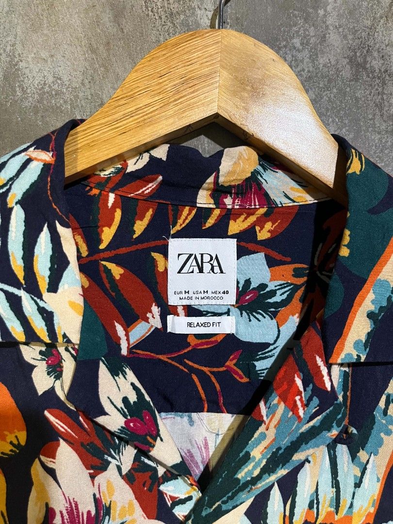 Zara Floral Botton Down (Category: Tshirts & Polo Shirts ) located in Andop. Submitted by tonthrift_st (Listing ID 1467740363, Image 3). Description: Zara Floral Botton Down Excellent condition Size Medium on tag Dimes W21 L29 No issue / flaws 🏷️📥 📍Kapalong, Davao del Norte.