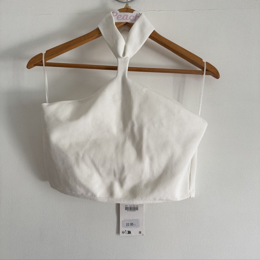 Zara halter top (Category: Blouses) located in Manila. Submitted by apparella.ph (Listing ID 1467677217, Image 1). Description: BNWT Makapal ung fabric. Super pretty Bust:34(stretchy fabric fits up to 36) Length:16 ☑️Everything is my Own preloved / BNWT/BNWOT ☑️ not thrifted/Ukay ☑️ malukot sa picture kasi na stock sa cabinet (tinatamad mag plantsa ✌️ ) ☑️Personal items ( usually bought in US/UK/JPN ) every year po ako nag aabroad so expect i don