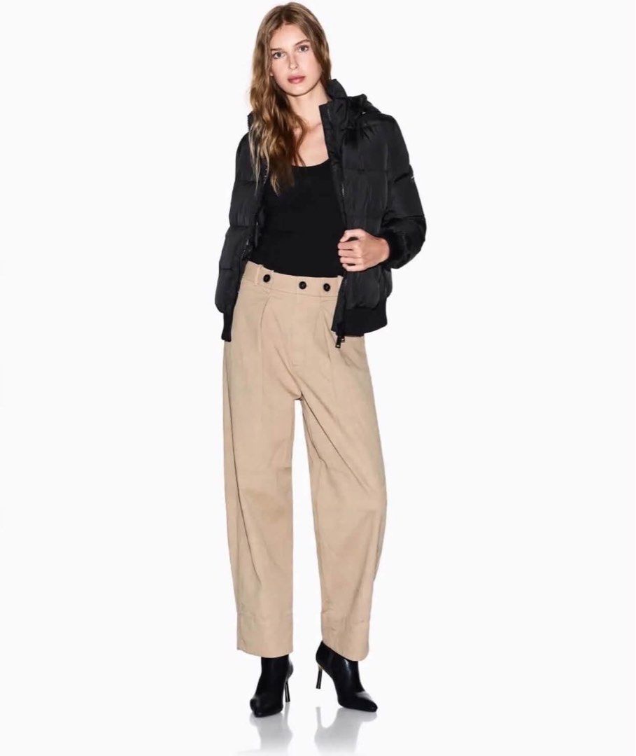 Zara High Trouser Pants (Category: Other Bottoms) located in Subic. Submitted by ayvee.ph (Listing ID 1467732439, Image 1). Description: Zara High Trouser Pants One of my fave!! Very pretty 😍 A must have✨ Size: Non stretchy Waist: Upto 27 Lenght: 38-39 inches Excellent cond✅ No flaws / No issue No when worn / Haven't used it pa Price: 600 📍Olongapo City 🚛Courier: Reg J&t door to door del New miner send your details after mining (no details aut