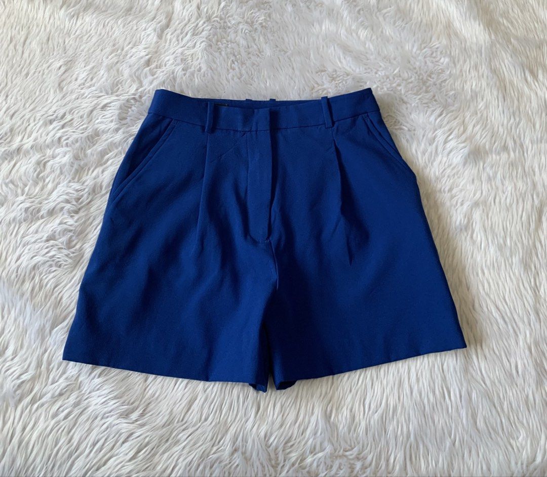 ZARA Highwaisted Short (Category: Shorts) located in Cebu City. Submitted by _labelscebu (Listing ID 1467610110, Image 1). Description: .