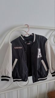 (Category: ) located in . Submitted by banyakbetulbaju (Listing ID 1467699674, Image 1). Description: .