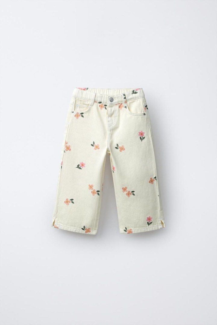 Zara kids set (Category: Babies & Kids Fashion) located in Cavite. Submitted by lovedbyceleste (Listing ID 1467613550, Image 3). Description: Brand new Twill embroided flower set Size 5y.