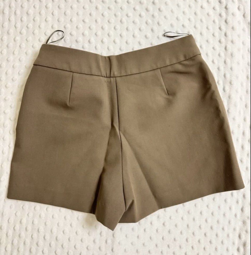 Zara Muted Brown Mini Skort Skirt (Category: Skirts) located in Marikina City. Submitted by cheruboo (Listing ID 1467654588, Image 2). Description: zara mini skort in a muted brown shade! features a skirt-like appearance with the practicality of shorts underneath. easy to style and perfect for everyday wear brand: zara color: muted brown style: mini skort.