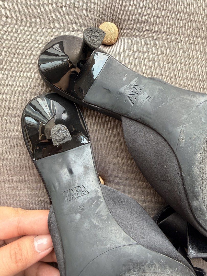 Zara satin mules with ribbon (Category: Heels) located in Pasig City. Submitted by atty.angelajenner (Listing ID 1467740359, Image 3). Description: Store bought. Flawless..
